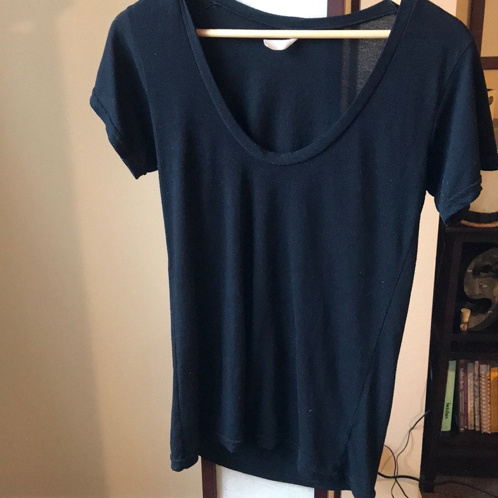 Black scoop neck tee!
